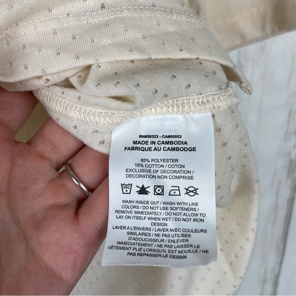 Nike cream medium perforated running crop top - Picture 4 of 5